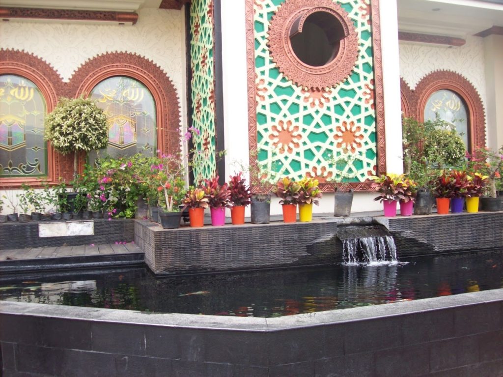 Colorful mosque on the way to Bandung